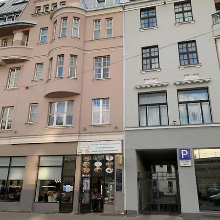 Erts Dzivoklis Pasa Rigas Centra Ideala Vieta *