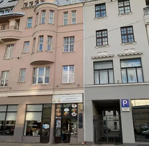 Erts Dzivoklis Pasa Rigas Centra Ideala Vieta *